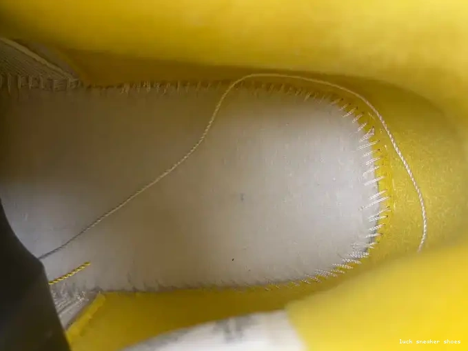 Reps LUCY Air WNNS 4 Jordan AQ9129-101 Vivid Sulfur 0603